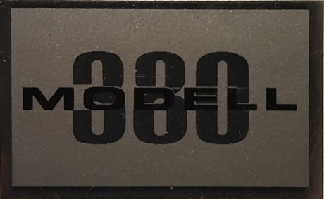 Dekal "380" sølv med krommet ramme